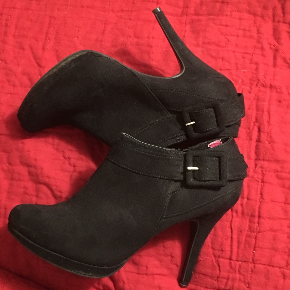 Black Spiked Heels Side Zip Buckle Classy Shoes